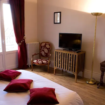 Le Manoir De Bed & Breakfast Crisolles