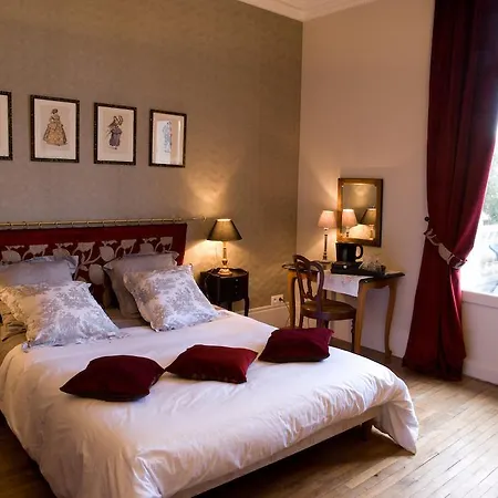 Le Manoir De Bed & Breakfast 2*