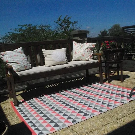 Le Manoir De Bed & Breakfast 2*