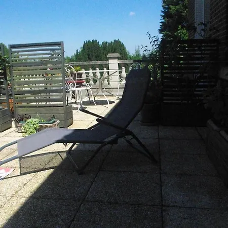 Le Manoir De Bed & Breakfast 2*
